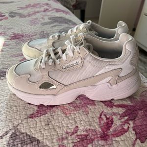 Adidas Falcon